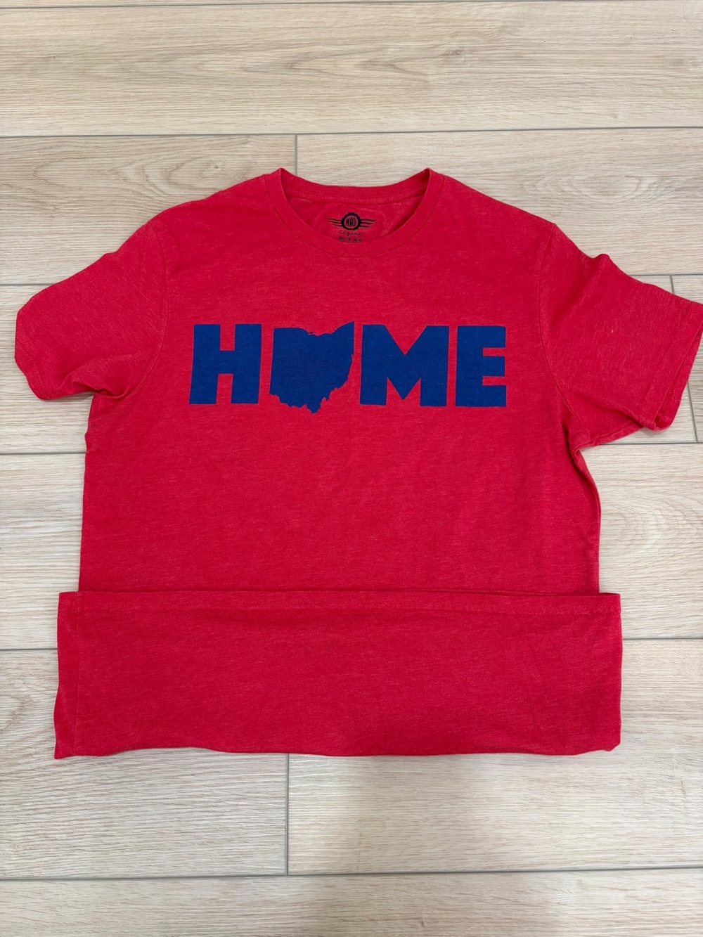 Mad Engine Casual Red 'HOME' Ohio Graphic Tee. Size. Medium